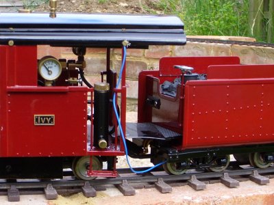 photo of the locomotive with a wire connecting the loco and tender